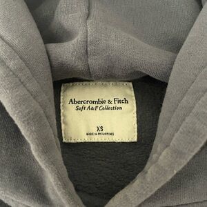 Cropped Abercrombie hoodie